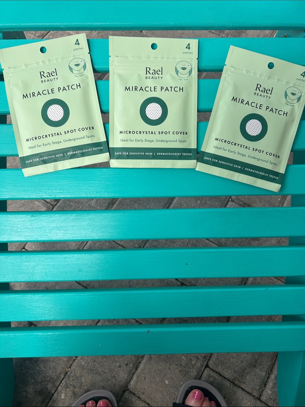 Rare Beauty Miracle Patch Microcrystal Spot Cover — Green